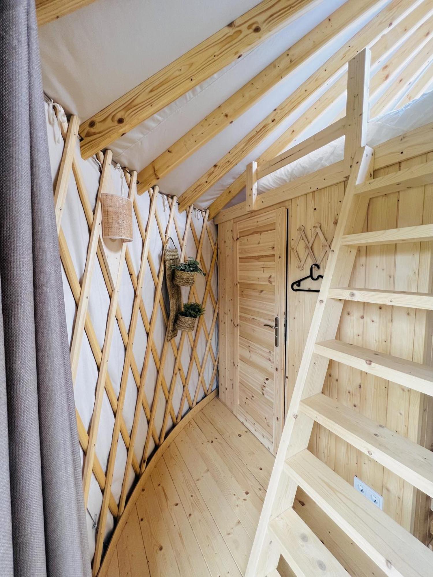 Magnolia Hoeve - Unieke Bestemming Voor Paardenliefhebbers En Bijzondere Overnachtingen In De Natuur Ledeacker Exterior foto