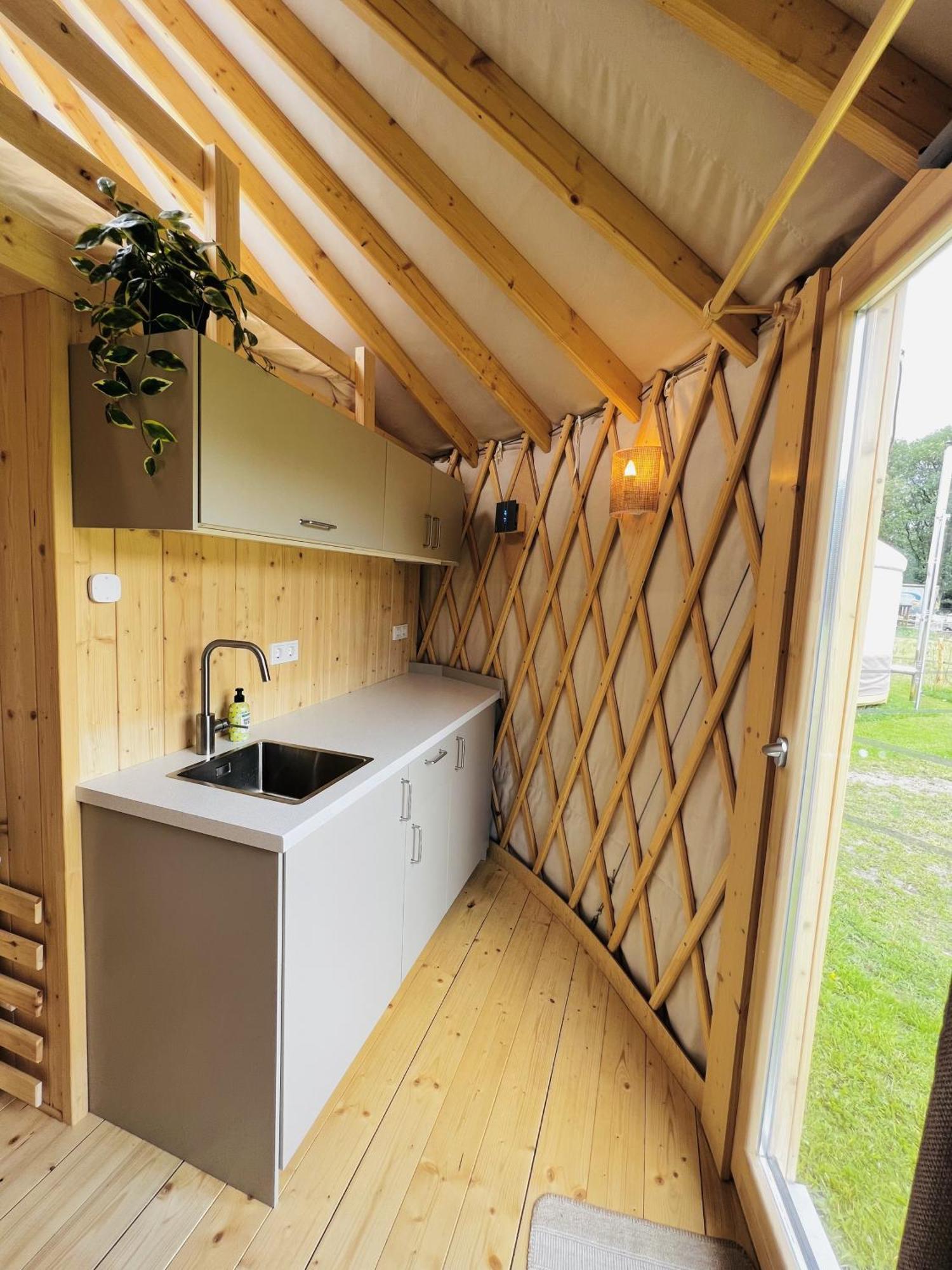 Magnolia Hoeve - Unieke Bestemming Voor Paardenliefhebbers En Bijzondere Overnachtingen In De Natuur Ledeacker Exterior foto